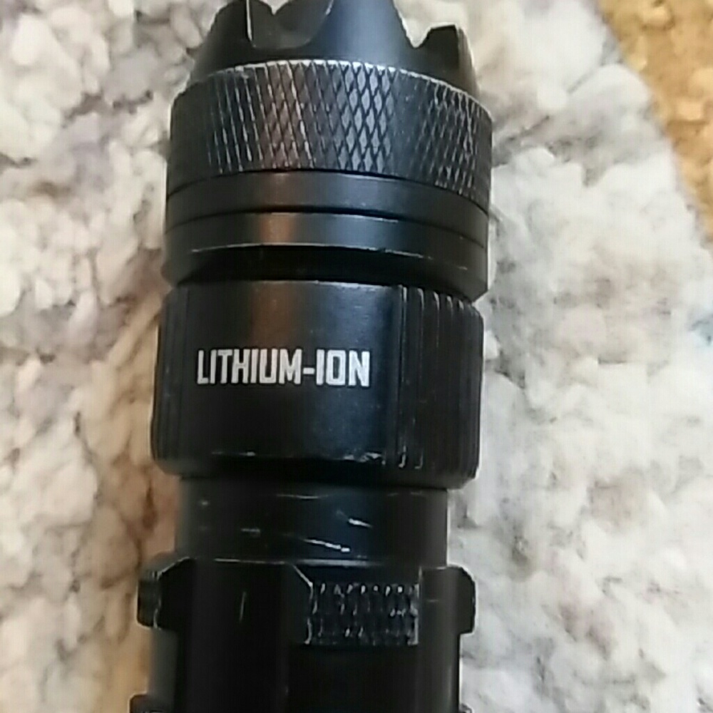 Led chargeable flash ligh lithium-ion - Picture 3 of 3